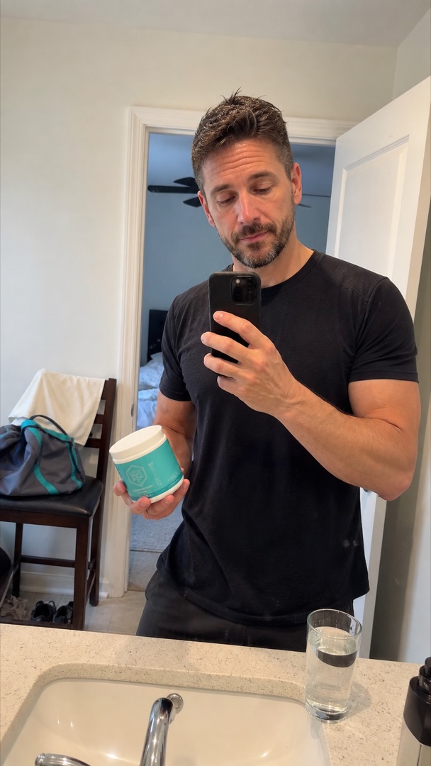 Holding a GEN IQ tub